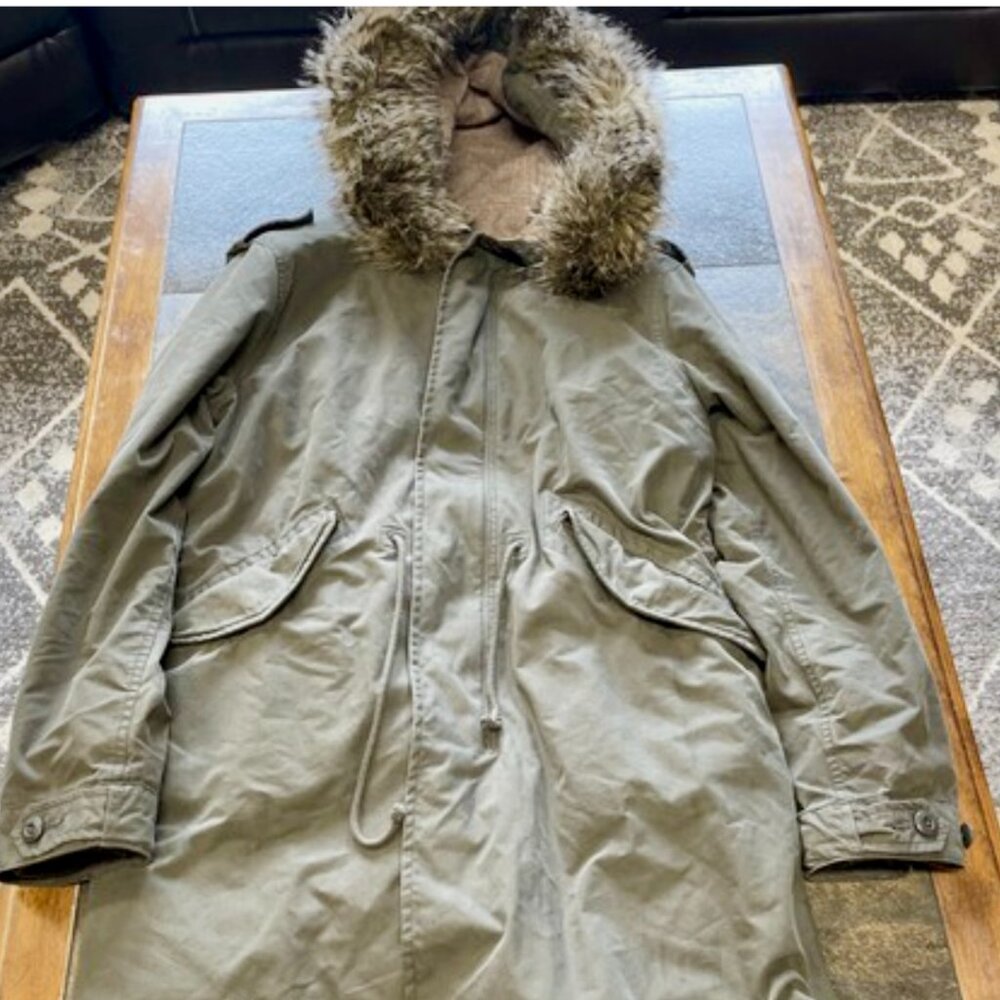 Aritzia  Coat TNA Britannia Parka Green Parka